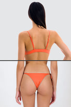 Charger l'image dans la galerie, Model Back: Rio De Sol Ensemble Set Light-Peach Mila Ibiza
