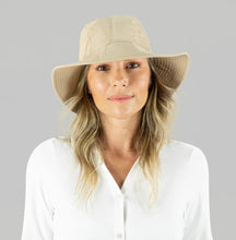 Charger l'image dans la galerie, Model Front: Uv Line Chapeau Souple/Capeline San Remo Areia Offwhite Upf50+
