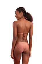 Charger l'image dans la galerie, Model Back: Rio De Sol Bas Bottom Shimmer-Copper Ibiza-Comfy
