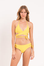 Charger l'image dans la galerie, Model Front: Rio De Sol Haut Top Amarelo Kate
