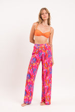Charger l'image dans la galerie, Model Front: Rio De Sol Pantalon De Plage Flavors Wide Pants
