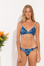 Charger l'image dans la galerie, Model Front: Rio De Sol Haut Top Reef Tri-Cos
