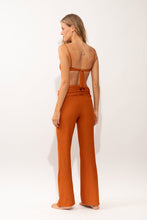 Charger l'image dans la galerie, Model Back: Rio De Sol Pantalon De Plage Ferrugo Murana Pants
