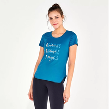 Charger l'image dans la galerie, Model Front: Alto Giro Fitness Haut T-Shirt Skin Fit Frases Inspiracionais Verde Strong
