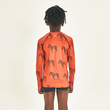 Charger l'image dans la galerie, Model Back: Uv Line T-Shirt Longsleeve Acqua Zebra Inf Upf50+
