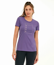 Charger l&#39;image dans la galerie, Model Front: Alto Giro Fitness Haut T- Shirt Skin Fit Inspiracional Roxo Potion
