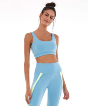 Charger l&#39;image dans la galerie, Model Front: Alto Giro Fitness Haut Top Blackout Costas Regata Azul Waters
