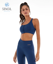 Charger l&#39;image dans la galerie, Model Front: Alto Giro Fitness Haut Top Bodytex Ii Abertura Com Ziper Azul Ocean
