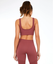 Charger l&#39;image dans la galerie, Model Back: Alto Giro Fitness Haut Top Sem Costura Regata Ag Marrom Mahogany
