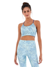 Charger l&#39;image dans la galerie, Model Front: Alto Giro Fitness Haut Top Staff Alcinha Dupla Face Azul Movement

