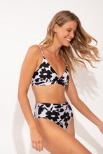 Charger l&#39;image dans la galerie, Bottom Poppy Hotpants
