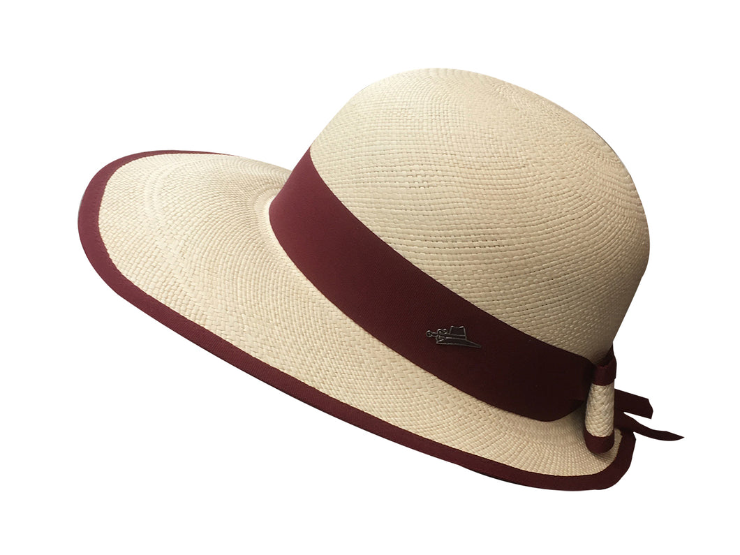 Model Front: De Punta En Blanco Chapeau Panama Lady Golf Natural Wine