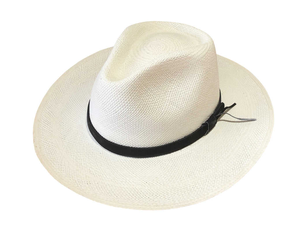 Model Front: De Punta En Blanco Chapeau Panama Ravel Australia White