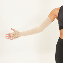 Charger l&#39;image dans la galerie, Extra Long Glove Chocolate UPF50+
