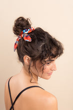 Charger l&#39;image dans la galerie, Leaves Scrunchie
