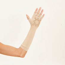 Charger l&#39;image dans la galerie, Long Glove Chocolate UPF50+
