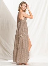 Charger l&#39;image dans la galerie, Model Back: Maaji Vêtement De Plage Long Dress Cheetah
