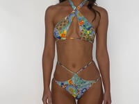 Charger et lire la vidéo dans la visionneuse de la Galerie, Video: Luli Fama Haut Top Cross Diamond Amalfi
