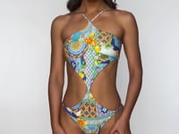 Charger et lire la vidéo dans la visionneuse de la Galerie, Video: Luli Fama Une Pièce Handkerchief Amalfi
