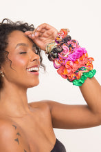 Charger l&#39;image dans la galerie, Image 04: Rio De Sol Chouchou Amore-Pink Scrunchie
