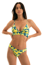 Charger l&#39;image dans la galerie, Model Front: Rio De Sol Bas Bottom Lemon Flower Tri Cos
