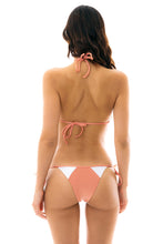 Charger l&#39;image dans la galerie, Model Back: Rio De Sol Bas Bottom Rose Recorte Tri
