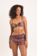 Charger l&#39;image dans la galerie, Model Front: Rio De Sol Jupe De Page Cobra Mini-Sarong
