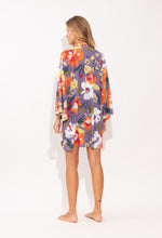 Charger l&#39;image dans la galerie, Model Back: Rio De Sol Robe De Plage Garden-Flower Kimono

