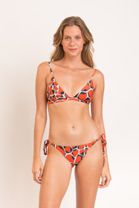 Model Front: Rio De Sol Haut Top Amore-Red Tri-Fixo