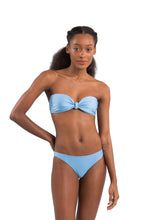 Charger l&#39;image dans la galerie, Model Front: Rio De Sol Haut Top Shimmer-Baltic-Sea Bandeau-Joy
