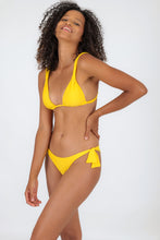 Charger l'image dans la galerie, Model Front: Rio De Sol Haut Top Sunflower Mel

