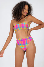 Charger l&#39;image dans la galerie, Model Front: Rio De Sol Haut Top Tulip-Garden Bandeau-Reto
