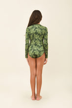 Charger l&#39;image dans la galerie, Model Back: Uv Line Une Pièce Fille Girl Macae Folhagem Verde Upf50+
