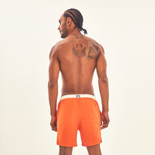 Charger l&#39;image dans la galerie, Model Back: Uv Line Bermuda / Short Pour Homme Shorts Boxer Orange Upf50+
