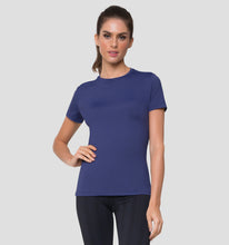 Charger l&#39;image dans la galerie, Model Back: Uv Line Fitness Haut Uvpro Br Mc Marinho Fem
