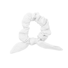 Charger l&#39;image dans la galerie, Bora-White Scrunchie
