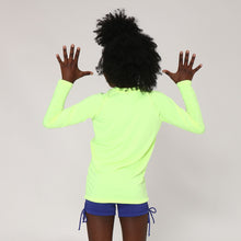 Load image into Gallery viewer, Camiseta Uvlight Amarello Fluor SPF50+
