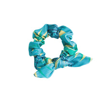 Charger l&#39;image dans la galerie, Flower Geometric Scrunchie
