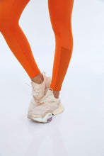 Charger l&#39;image dans la galerie, Legging Hyper Regulagem No Cos Laranja Orangeade
